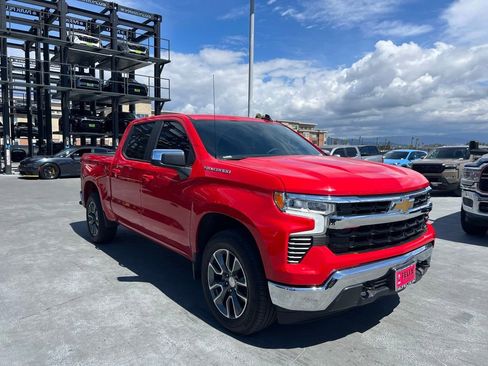 Used 2023 Chevrolet Silverado 1500 LT AWD/4WD image 3