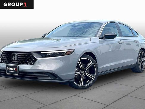 Used 2025 Honda Accord Sport image 1