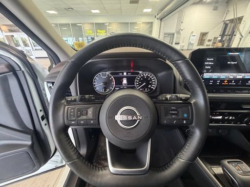 Used 2023 Nissan Rogue SL AWD/4WD image 31