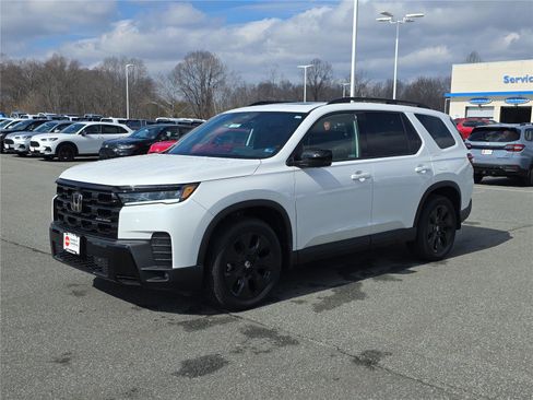 New 2026 Honda Pilot Black Edition image 2