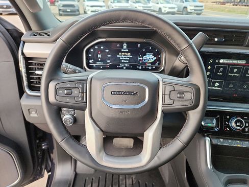 Used 2024 GMC Sierra 2500 Denali w/ Technology Package image 18