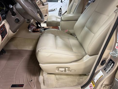 Used 2006 Toyota Land Cruiser image 25
