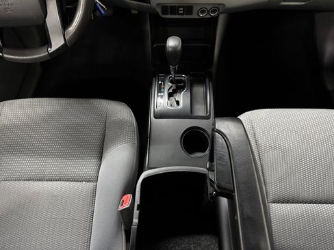 Used 2015 Toyota Tacoma 4x4 Access Cab V6 image 29
