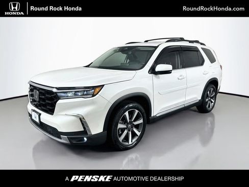 Certified 2024 Honda Pilot Touring image 1