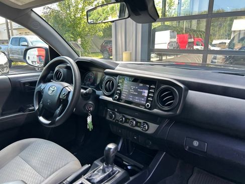 Used 2020 Toyota Tacoma SR AWD/4WD image 36