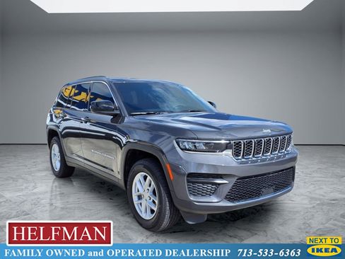 Used 2025 Jeep Grand Cherokee Laredo X RWD image 1