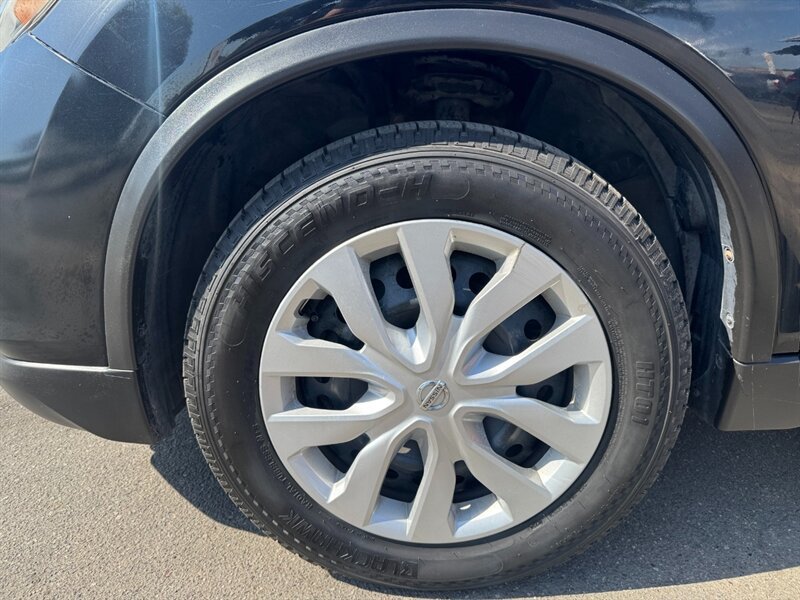 Used 2020 Nissan Rogue S FWD image 6