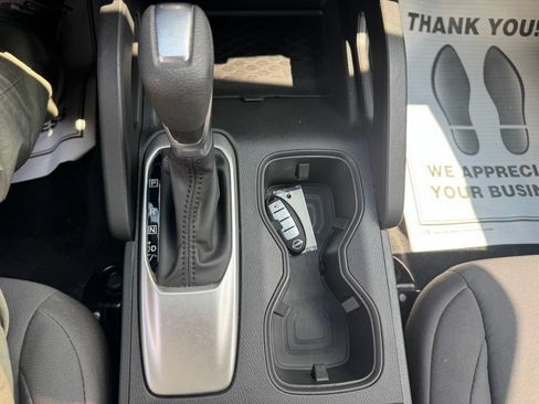 Used 2024 Nissan Frontier S w/ Technology Package AWD/4WD image 16