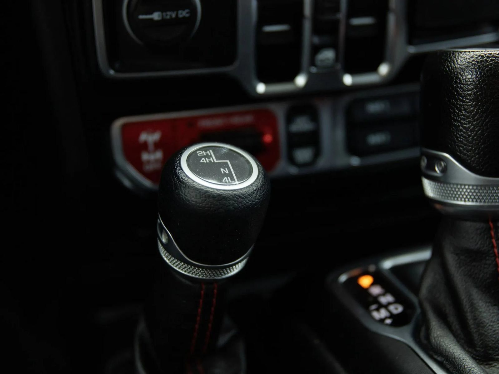 Used 2021 Jeep Gladiator Rubicon w/ Cold Weather Group AWD/4WD image 36