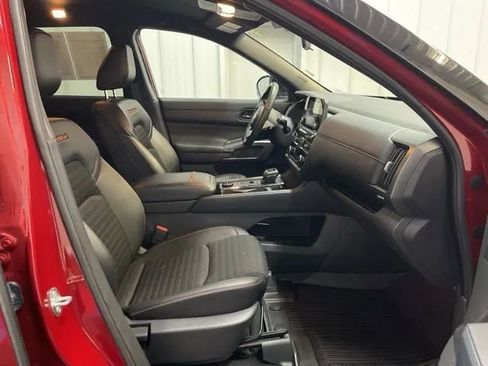 Used 2024 Nissan Pathfinder Rock Creek image 16