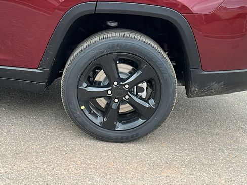 New 2025 Jeep Grand Cherokee L Altitude image 12