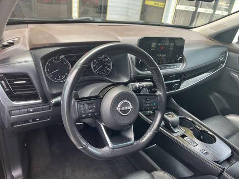 Used 2023 Nissan Rogue SL w/ SL Premium Package image 34