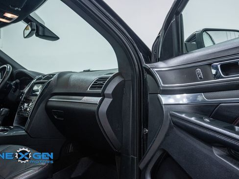 Used 2018 Ford Explorer Sport w/ Equipment Group 401A image 36