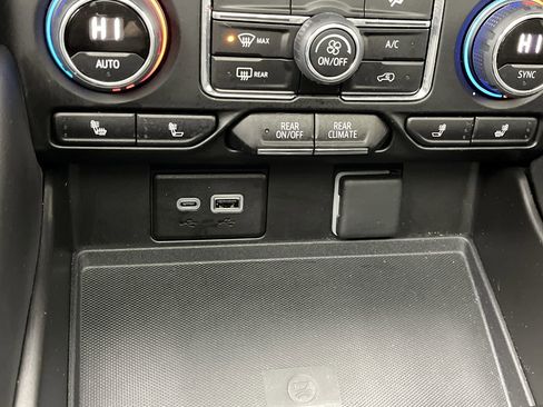 Certified 2024 Chevrolet Suburban RST w/ Luxury Package image 25