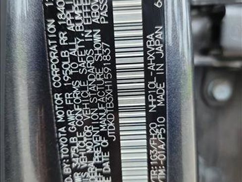 Used 2017 Toyota Prius C One FWD image 21