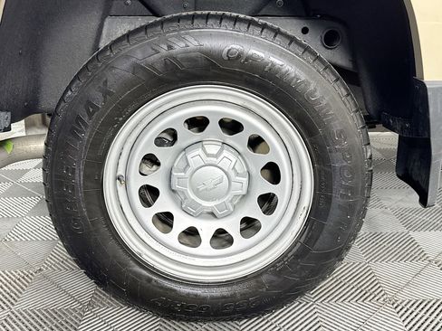 Used 2023 Chevrolet Colorado W/T image 32