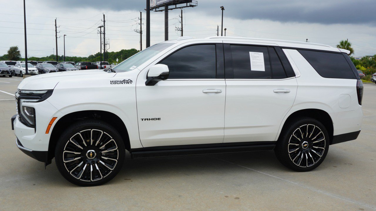 Used 2025 Chevrolet Tahoe High Country AWD/4WD image 5
