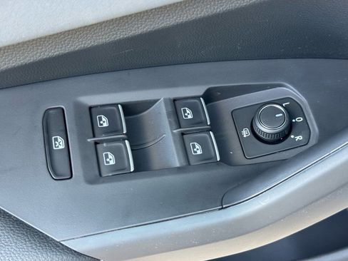 New 2025 Volkswagen Jetta SE image 21