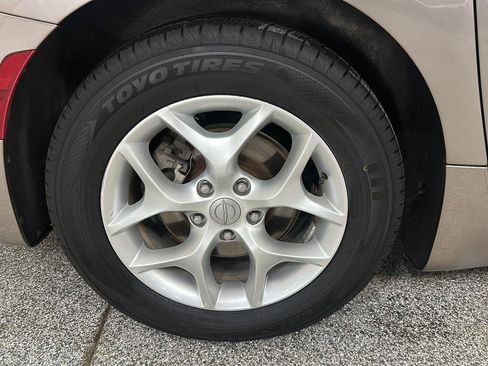 Used 2018 Chrysler Pacifica Touring-L Plus w/ Tire & Wheel Group FWD image 10
