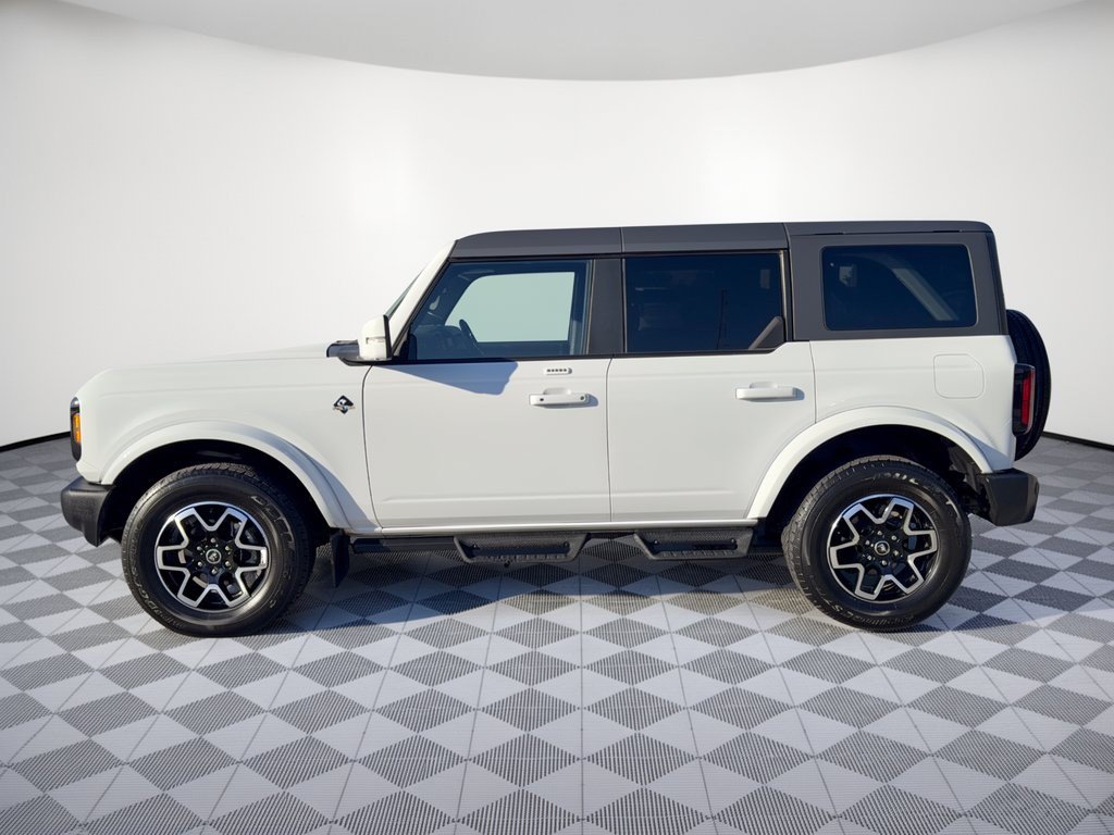 Used 2023 Ford Bronco Outer Banks AWD/4WD image 2