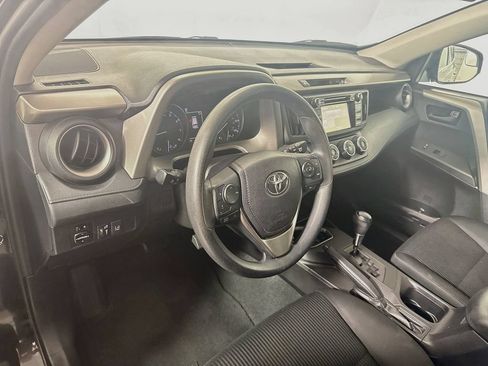 Certified 2018 Toyota RAV4 LE FWD image 9