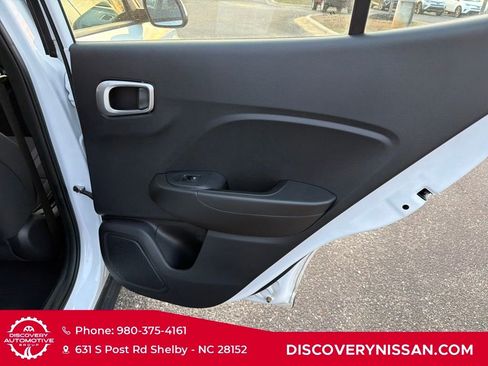 Used 2023 Hyundai Venue SEL image 36