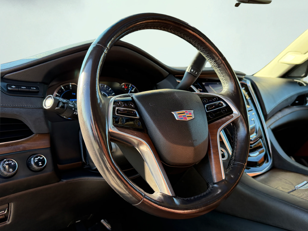 Used 2019 Cadillac Escalade Premium Luxury AWD/4WD image 41