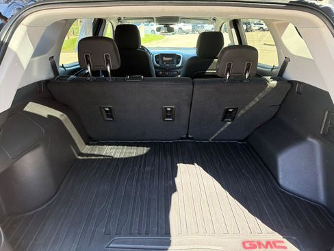 Used 2019 GMC Terrain SLE w/ Driver Convenience Package image 10