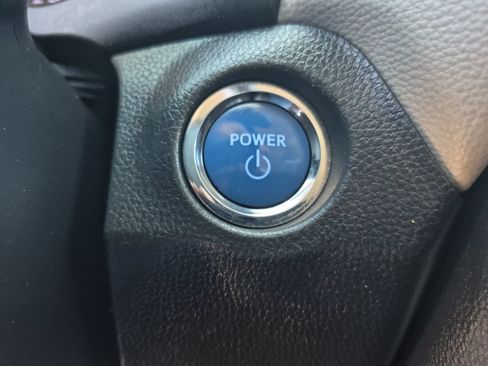 Used 2019 Toyota RAV4 XLE AWD/4WD image 34
