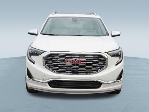 Used 2021 GMC Terrain Denali w/ Denali Premium Package image 2