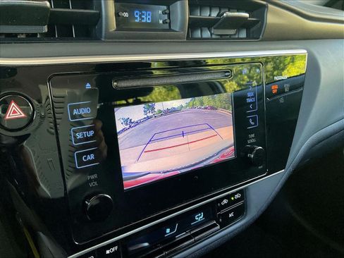 Used 2017 Toyota Corolla LE FWD image 13