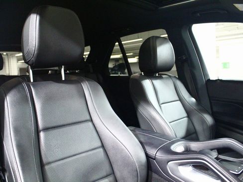 Used 2021 Mercedes-Benz GLE 350 4MATIC w/ Premium Package image 25