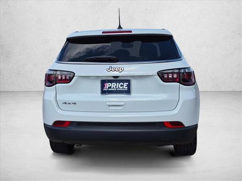 Used 2025 Jeep Compass Sport AWD/4WD image 6