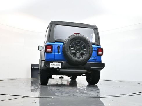 Used 2025 Jeep Wrangler Sport image 31