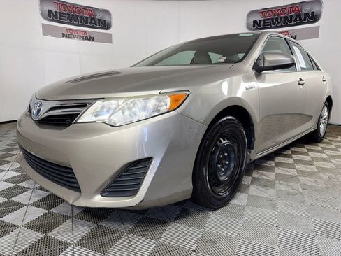 Used 2014 Toyota Camry LE FWD image 1