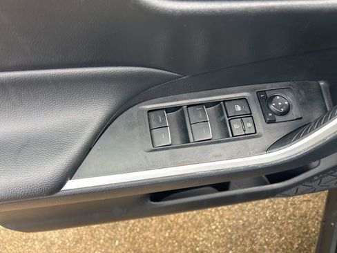 Used 2025 Toyota RAV4 XLE FWD image 30