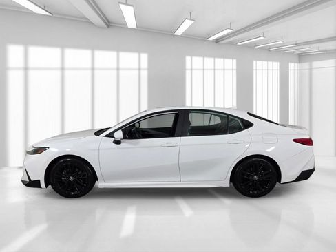 Used 2025 Toyota Camry SE w/ Multimedia Upgrade Package FWD image 4