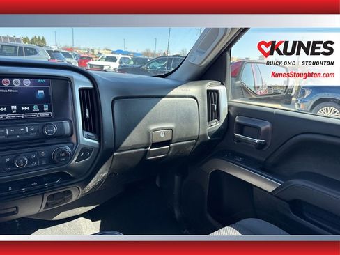 Used 2018 Chevrolet Silverado 1500 LT w/ All Star Edition image 41