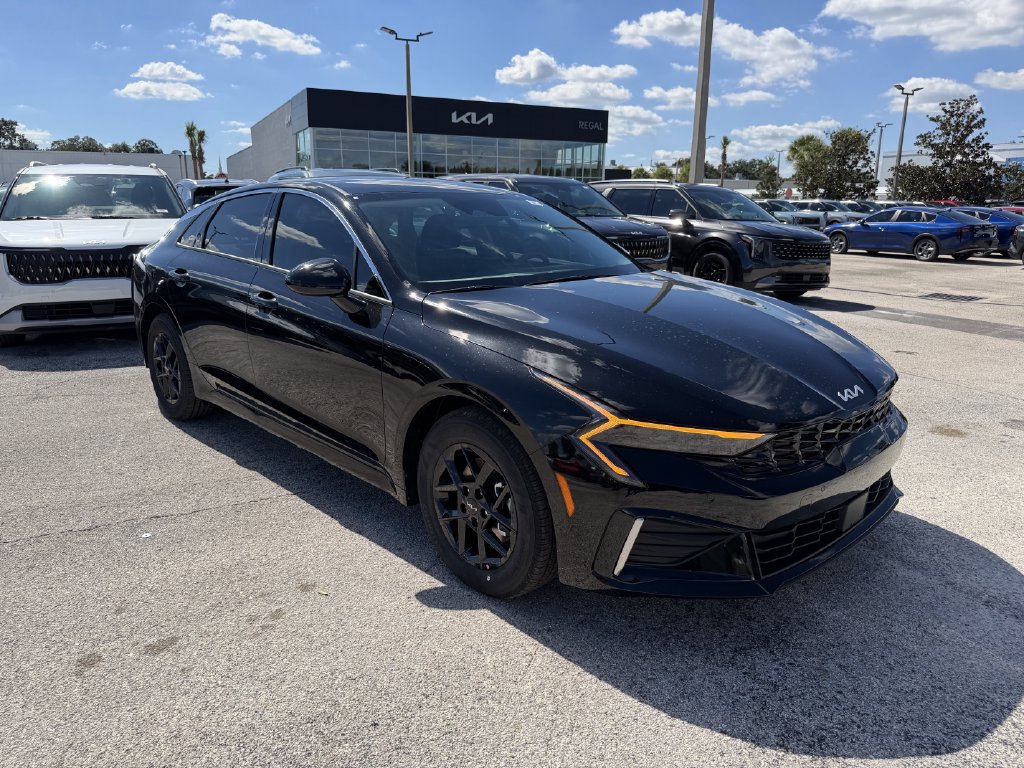 New 2027 Kia K5 LXS FWD image 2