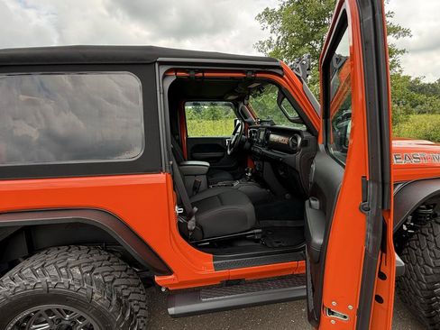 Used 2019 Jeep Wrangler Sport AWD/4WD image 25
