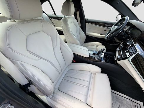 Used 2021 BMW 540i w/ Premium Package RWD image 15