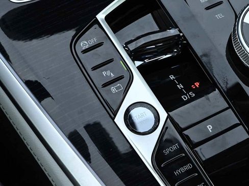 New 2026 BMW X5 xDrive50e w/ Executive Package image 16