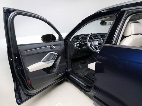 Used 2025 Audi Q3 2.0T Premium Plus w/ Premium Plus Package image 24