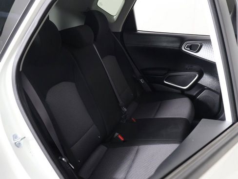 Used 2023 Kia Soul LX w/ LX Technology Package FWD image 27