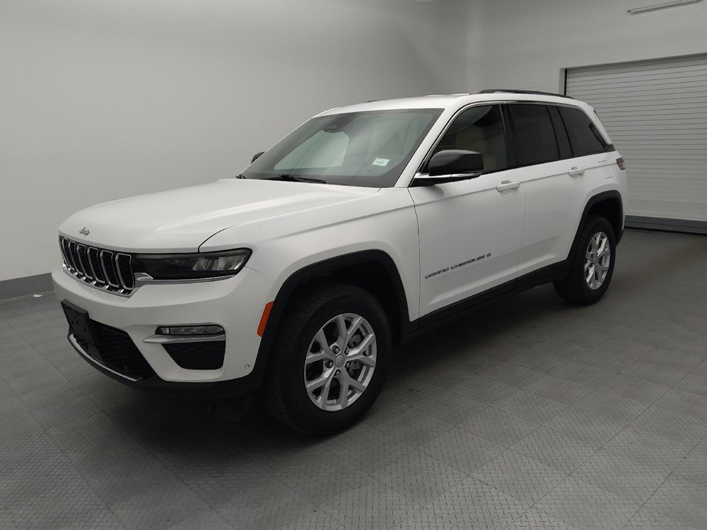 Used 2023 Jeep Grand Cherokee Limited w/ Luxury Tech Group II RWD image 2