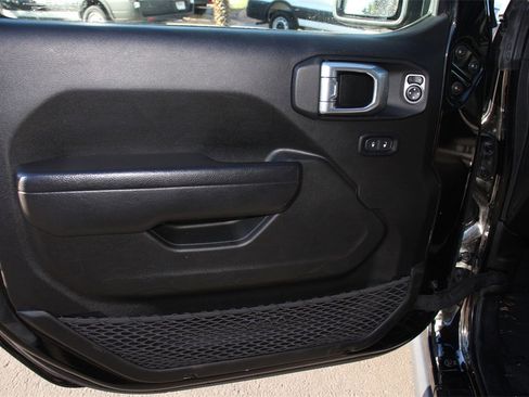 Used 2022 Jeep Gladiator Rubicon w/ LED Lighting Group image 22