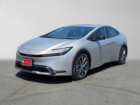 Certified 2026 Toyota Prius XLE FWD image 7