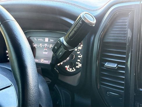Used 2021 Nissan Titan PRO-4X w/ Pro-4x Convenience Package image 17