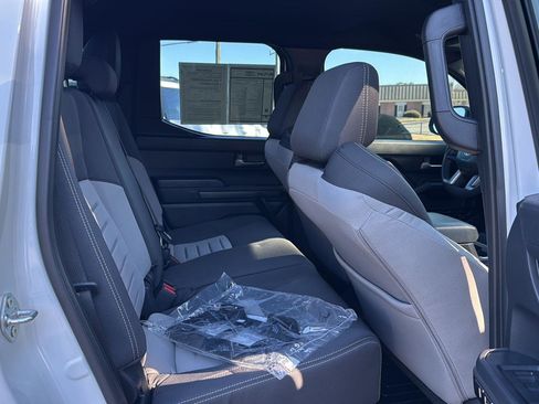 Used 2025 Toyota Tacoma TRD Off-Road image 11