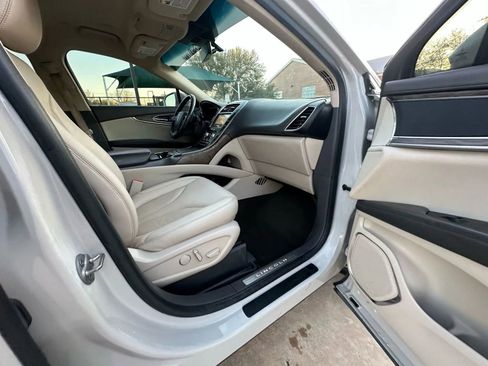 Used 2019 Lincoln Nautilus Select image 29